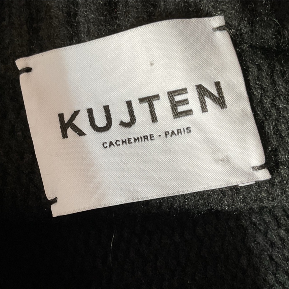 Kujten PONCHO CASEY
Women Cashmere Trucker Neck Poncho, 10-threads - Picture 7 of 10
